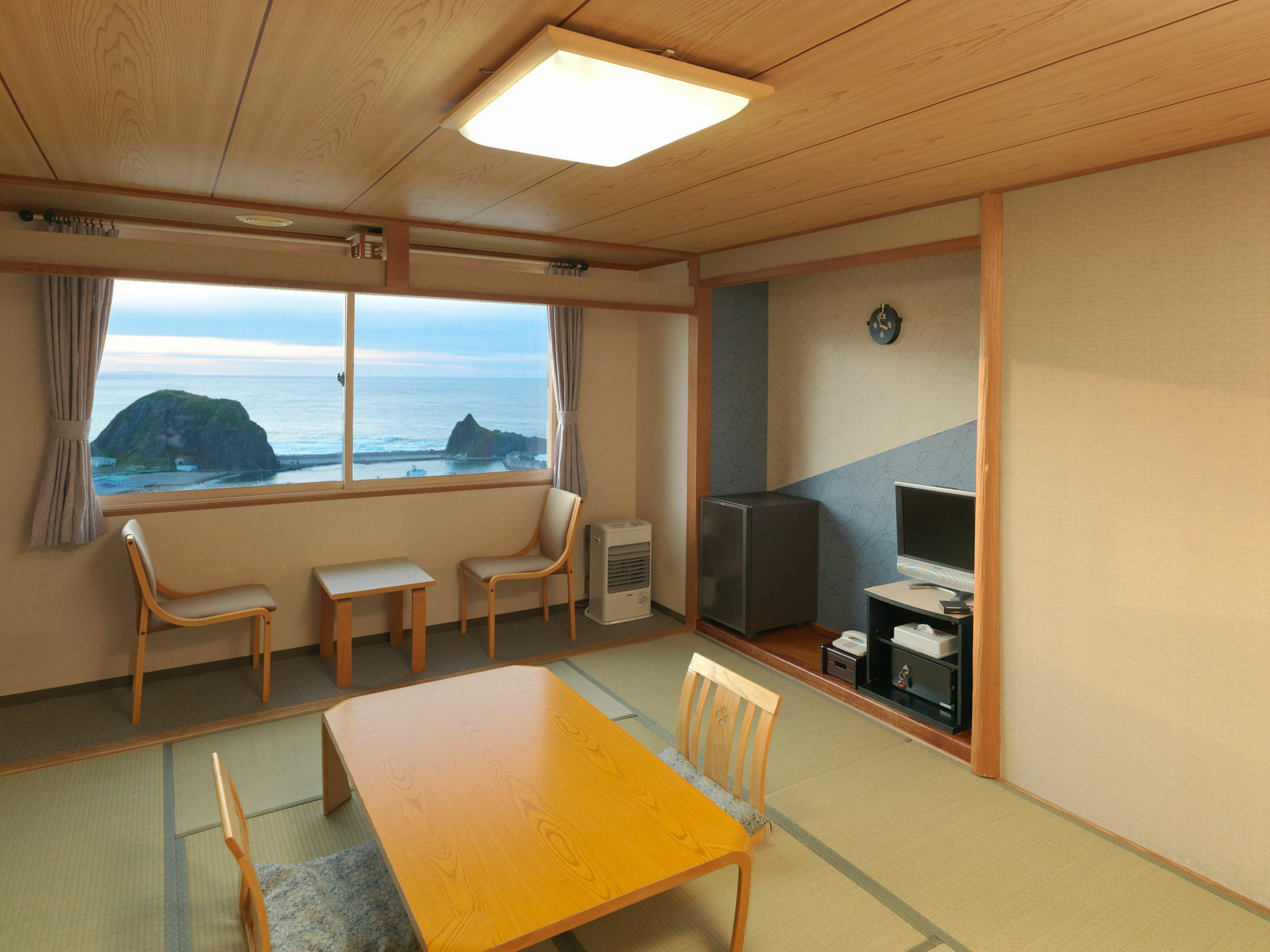 Shiretoko Yuhi No Ataruie Onsen Hostel Shari Bagian luar foto