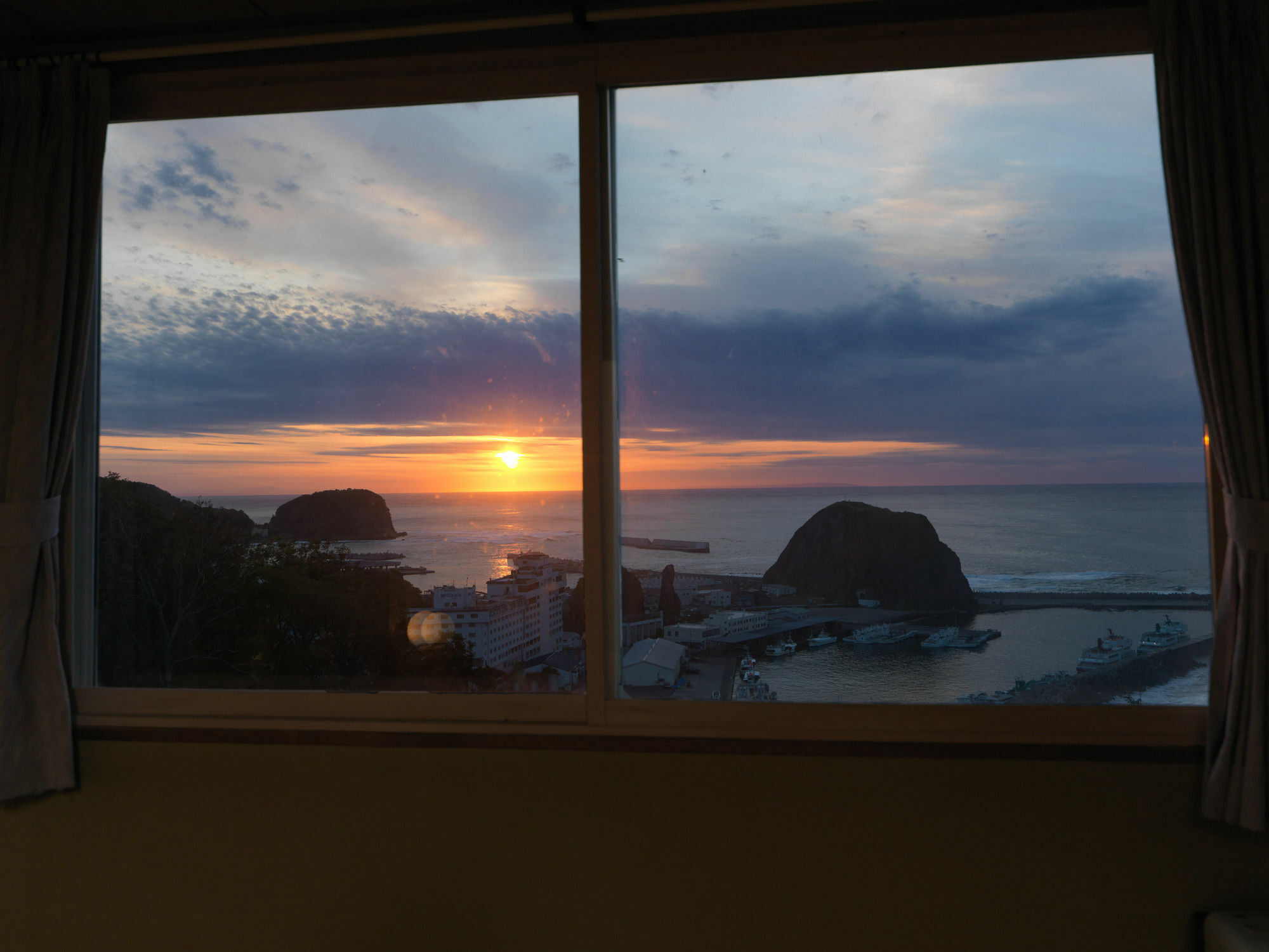 Shiretoko Yuhi No Ataruie Onsen Hostel Shari Bagian luar foto